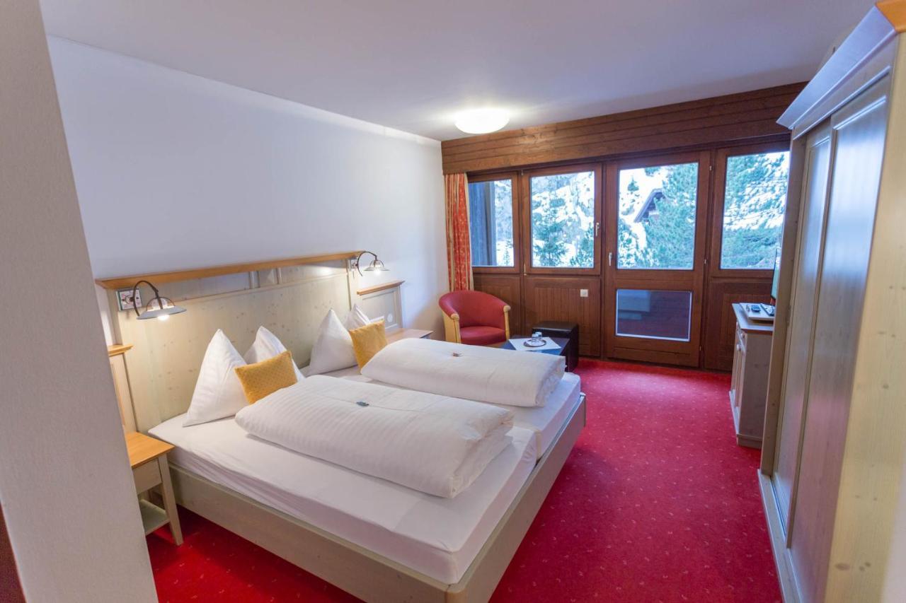 Hotel Neuwirt マウテルンドルフ エクステリア 写真