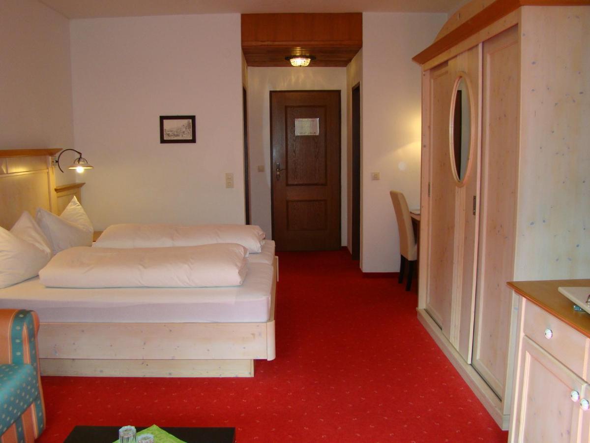 Hotel Neuwirt マウテルンドルフ エクステリア 写真