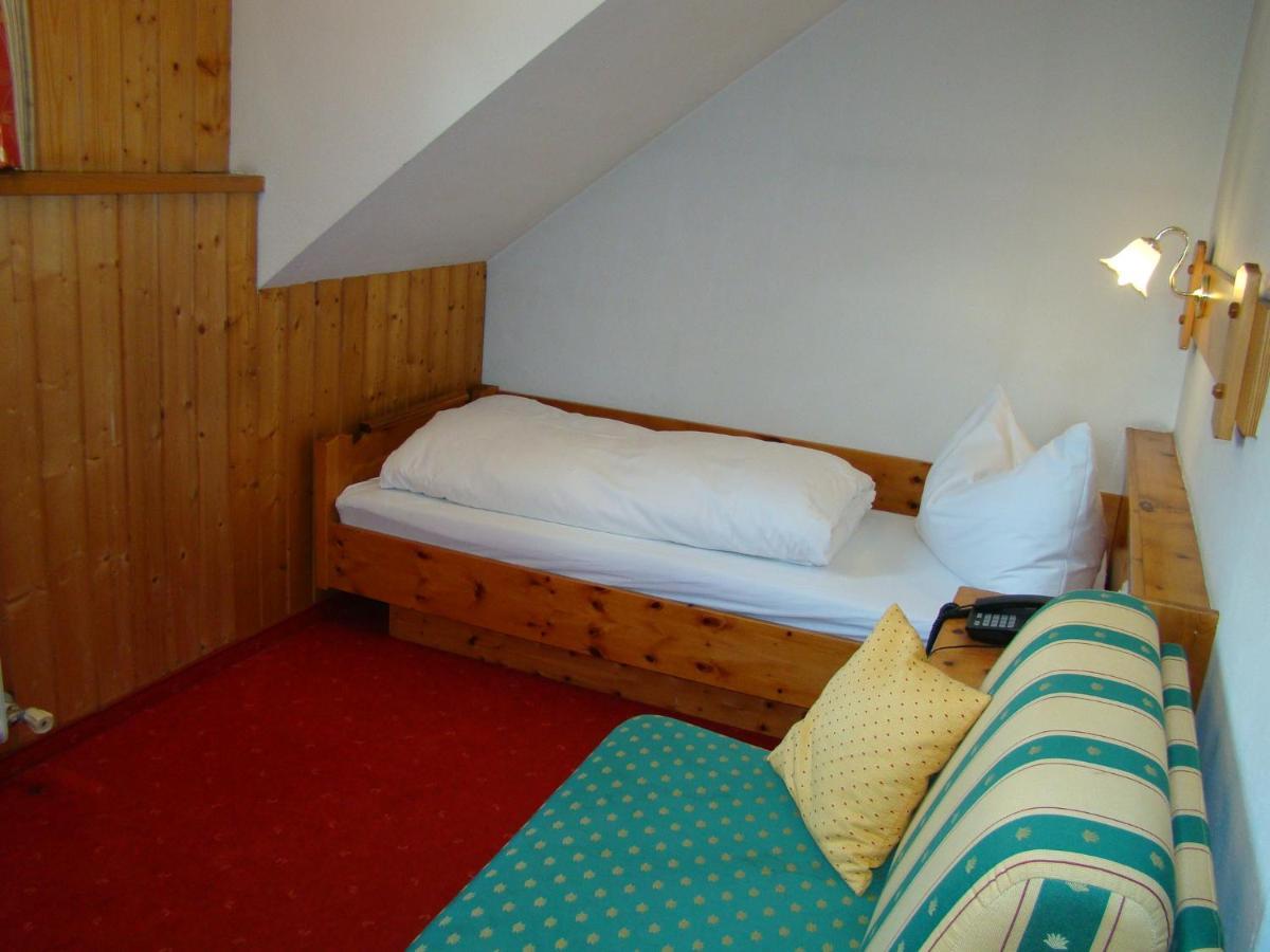 Hotel Neuwirt マウテルンドルフ エクステリア 写真