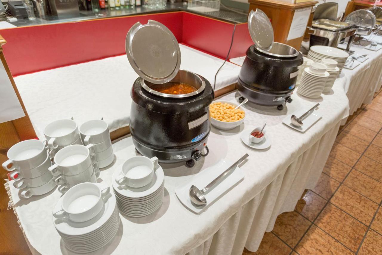 Hotel Neuwirt マウテルンドルフ エクステリア 写真