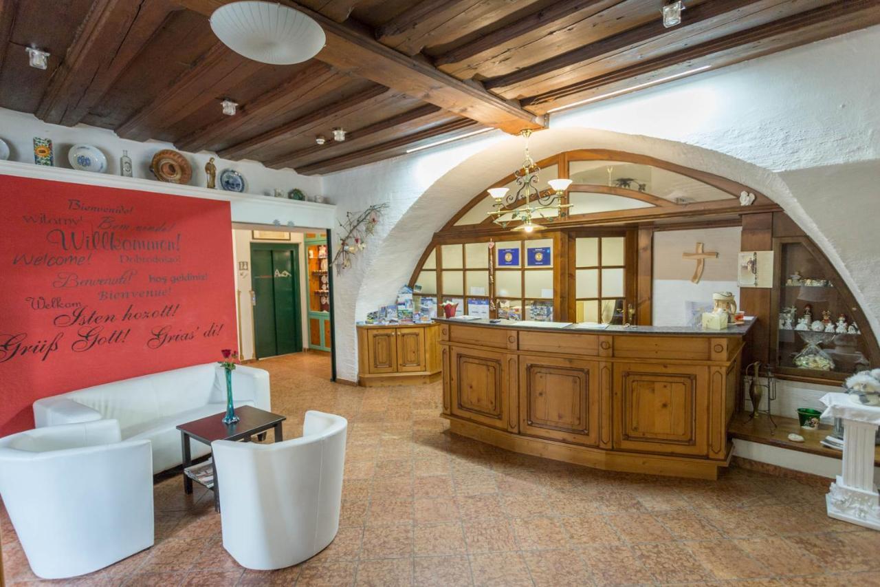 Hotel Neuwirt マウテルンドルフ エクステリア 写真